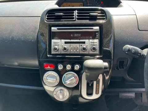 Nissan Otti