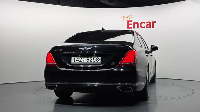 Genesis G90 (EQ900)