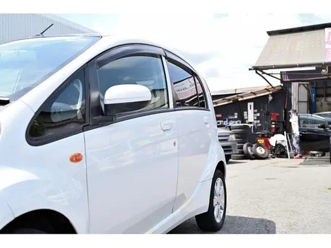 Mitsubishi I