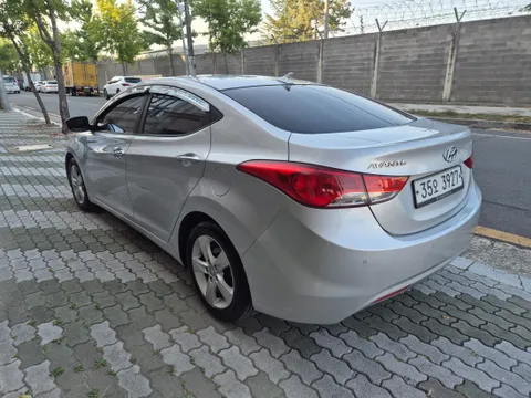 Hyundai Elantra (Avante)