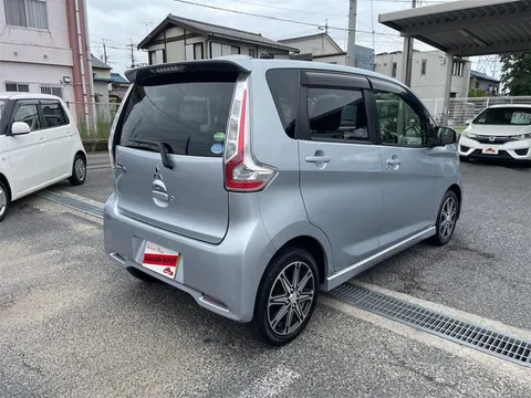 Mitsubishi eK Custom