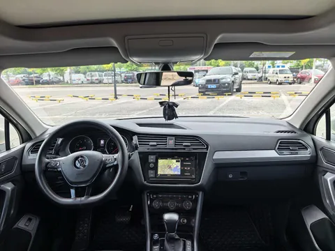 Volkswagen Tiguan L