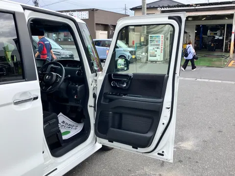 Honda N-BOX Custom
