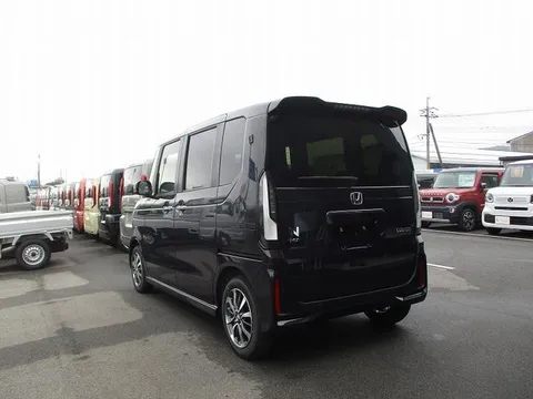 Honda N-BOX Custom