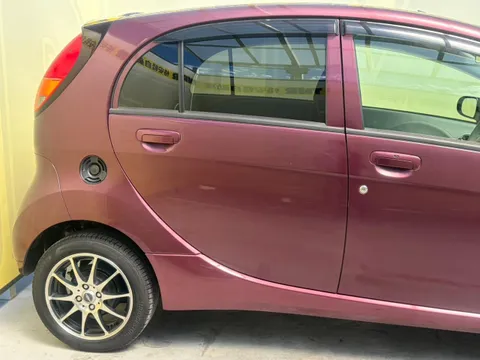 Mitsubishi I