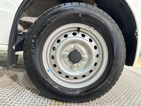 Mitsubishi Minicab Van