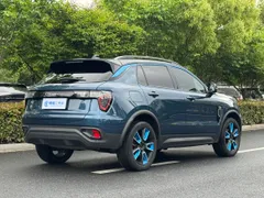 Lynk & Co 01