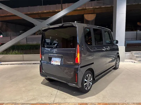Honda N-BOX Custom