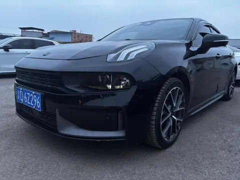 Lynk & Co 03