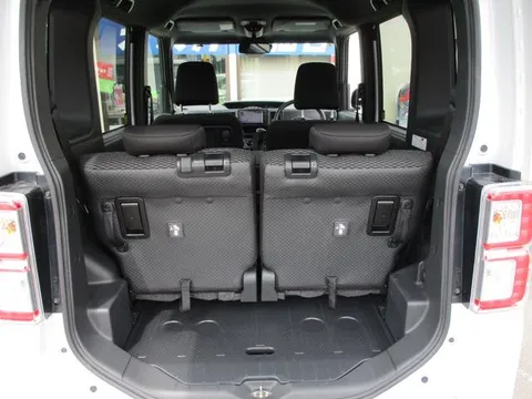 Toyota Pixis Mega