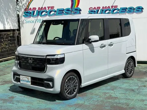 Honda N-BOX Custom