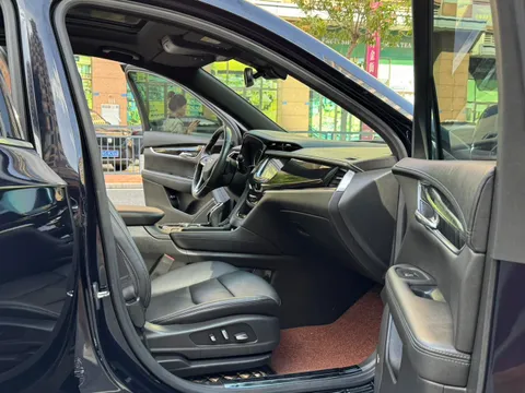 Cadillac XT6