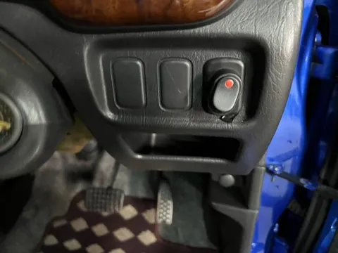 Daihatsu Mira Gino
