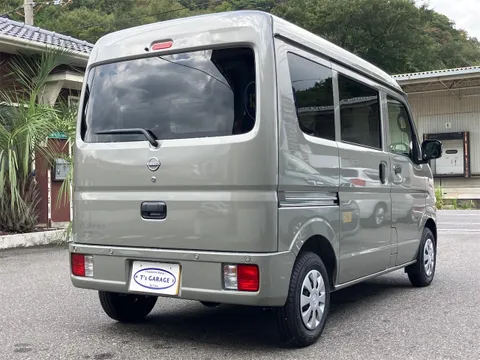 Nissan Clipper Van