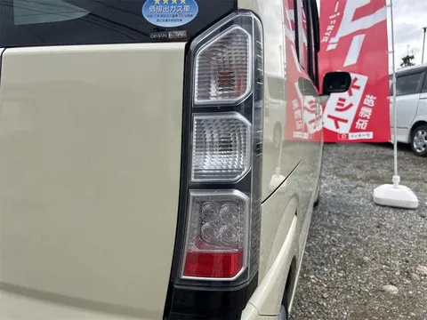 Honda N-BOX Plus