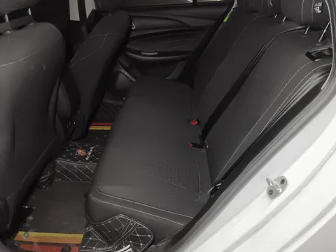 Roewe i5