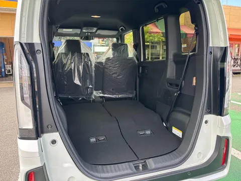 Honda N-BOX Custom