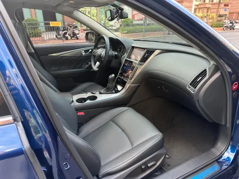 Infiniti Q50L