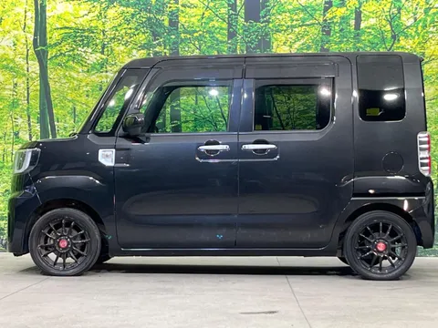 Toyota Pixis Mega