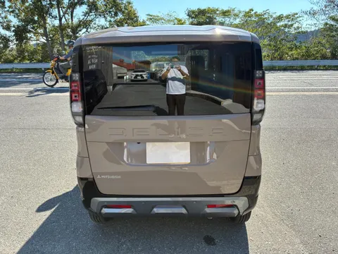 Mitsubishi Delica Mini