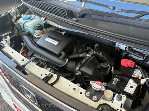 Honda N-BOX Custom