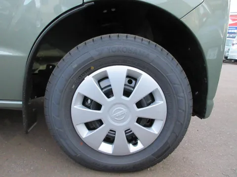 Nissan Clipper Van