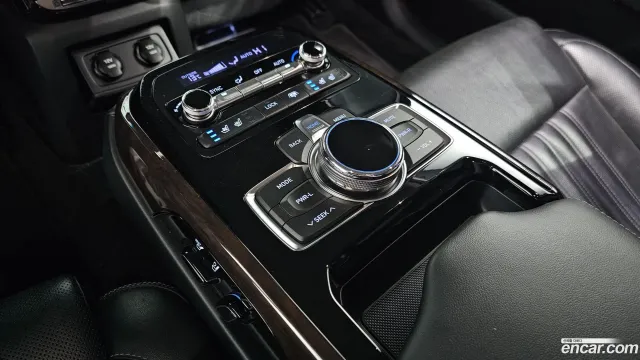 Genesis G90 (EQ900)