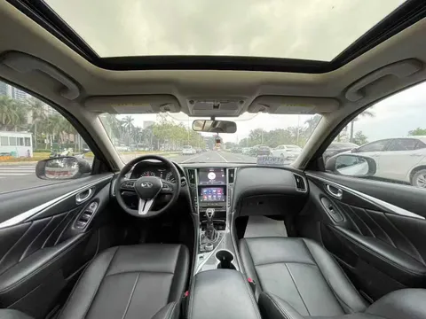 Infiniti Q50L