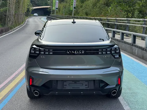 Lynk & Co 05