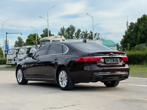 Jaguar XFL