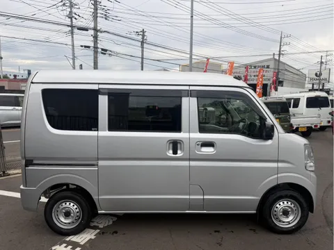 Nissan Clipper