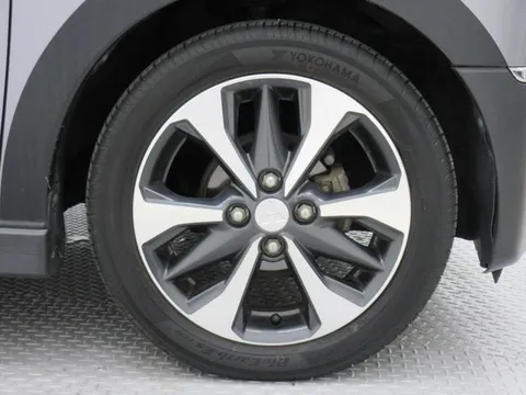 Mitsubishi eK X