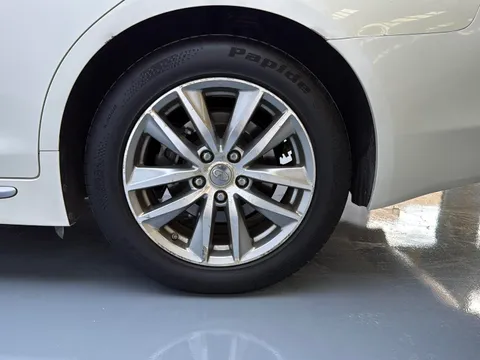 Infiniti Q50L
