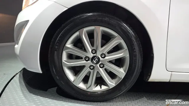Hyundai Elantra (Avante)