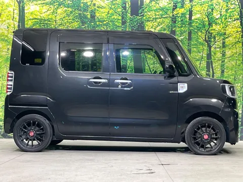 Toyota Pixis Mega