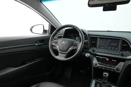 Hyundai Elantra (Avante)