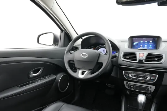 Renault SM3