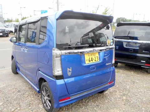 Honda N-BOX Custom