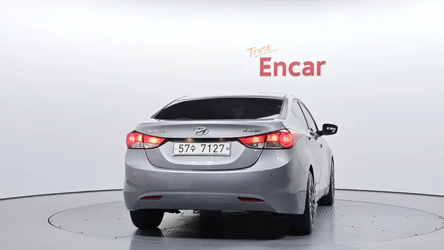 Hyundai Elantra (Avante)