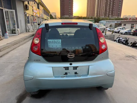 BYD F0