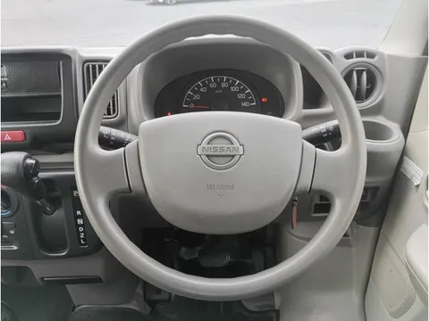 Nissan Clipper Van