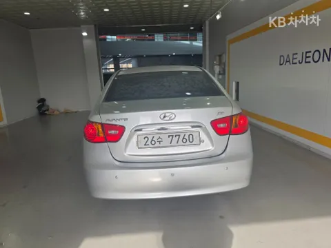 Hyundai Elantra (Avante)