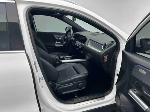 Mercedes-Benz Mercedes-Benz GLA