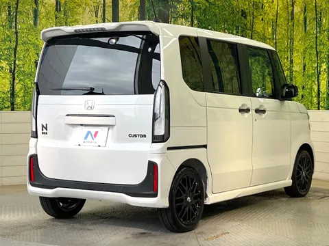Honda N-BOX Custom