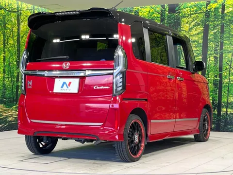 Honda N-BOX Custom