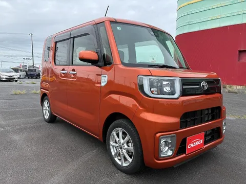 Toyota Pixis Mega