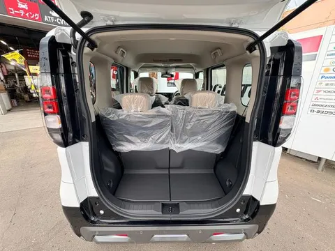 Mitsubishi Delica Mini