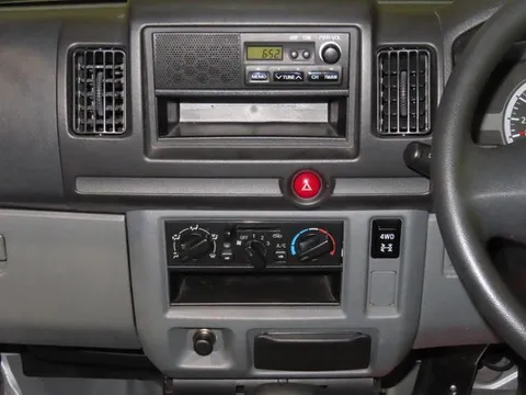 Mitsubishi Minicab Van