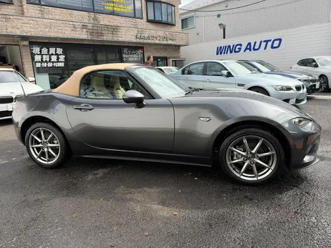 Mazda MX-5 (Roadster)