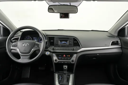 Hyundai Elantra (Avante)